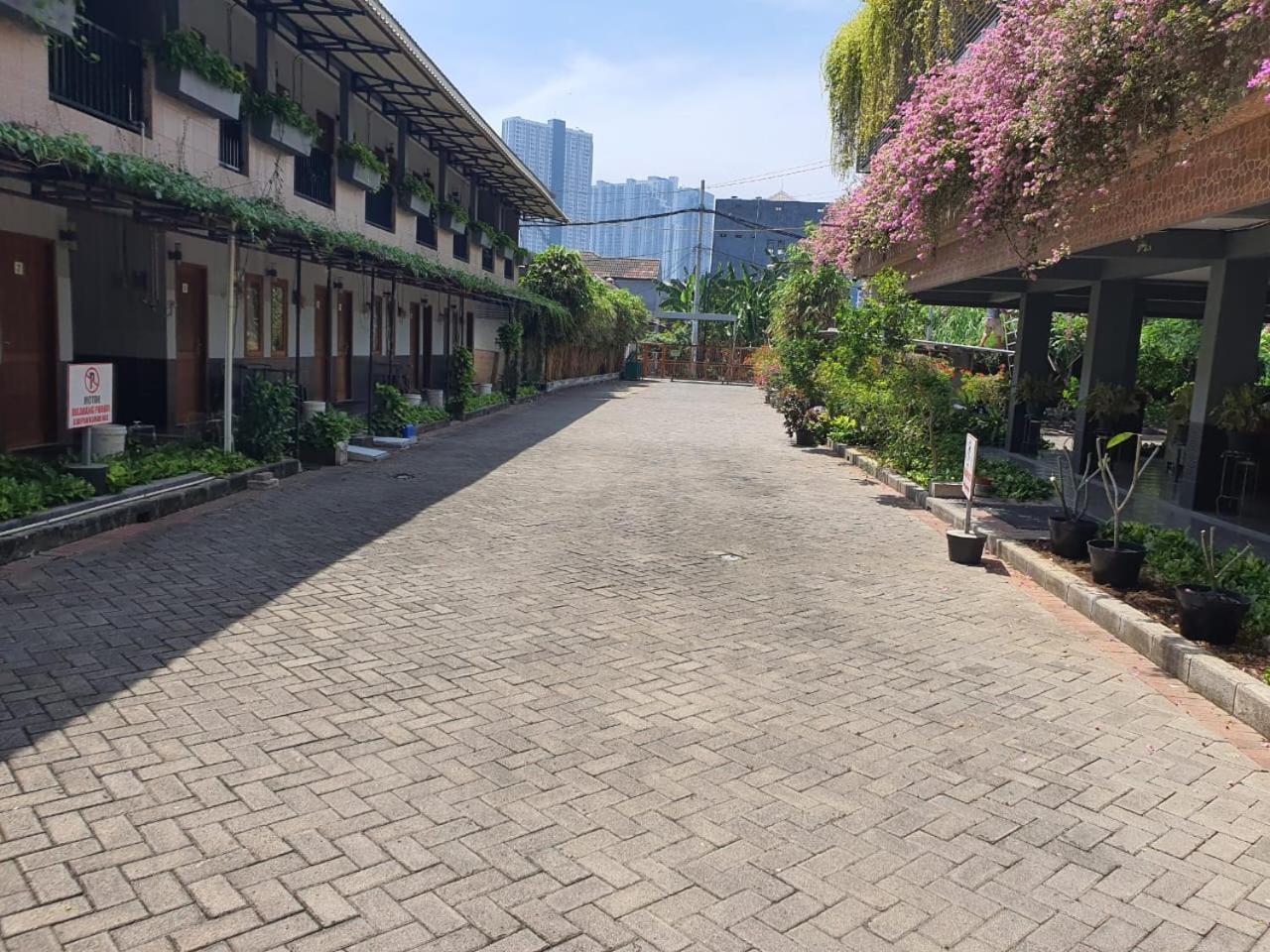 Taman Paradise Homestay Pradahkalikendal Dış mekan fotoğraf