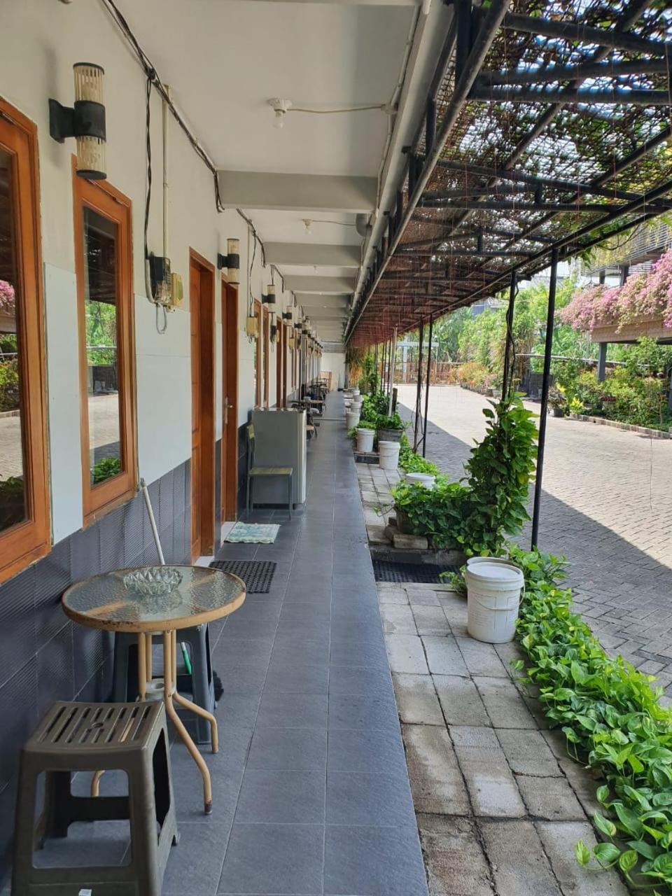 Taman Paradise Homestay Pradahkalikendal Dış mekan fotoğraf